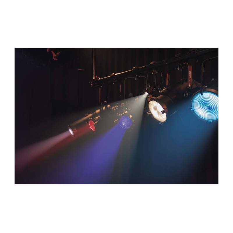 Showtec Performer 2500 Fresnel Tungsten - 11 Showtec Performer 2500 Fresnel Tungsten - 11