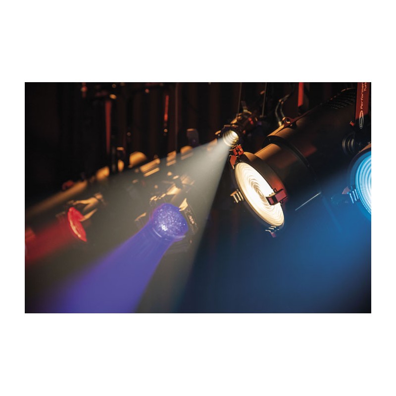 Showtec Performer 2500 Fresnel Tungsten - 12 Showtec Performer 2500 Fresnel Tungsten - 12