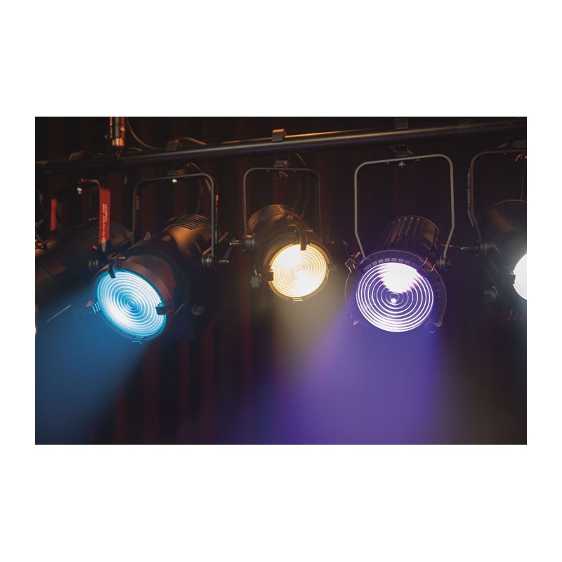 Showtec Performer Fresnel 2000 DDT MKII - 7 Showtec Performer Fresnel 2000 DDT MKII - 7