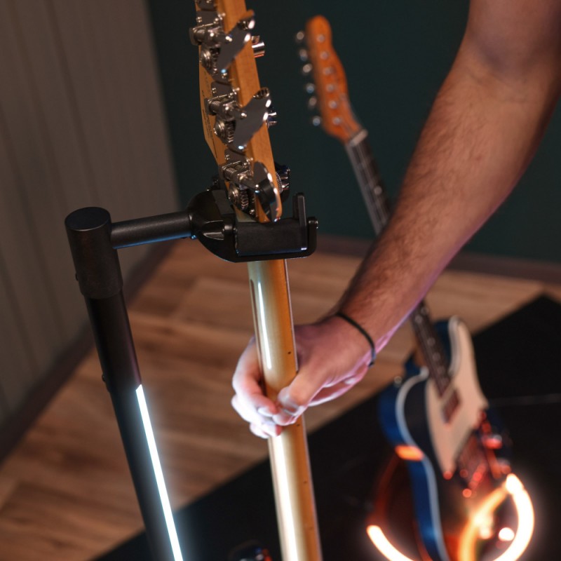 Gravity GS LS 01 NH B - Podświetlany statyw gitarowy z zaciskiem na szyjkę - 17 Gravity GS LS 01 NH B - Podświetlany statyw gitarowy z zaciskiem na szyjkę - 17