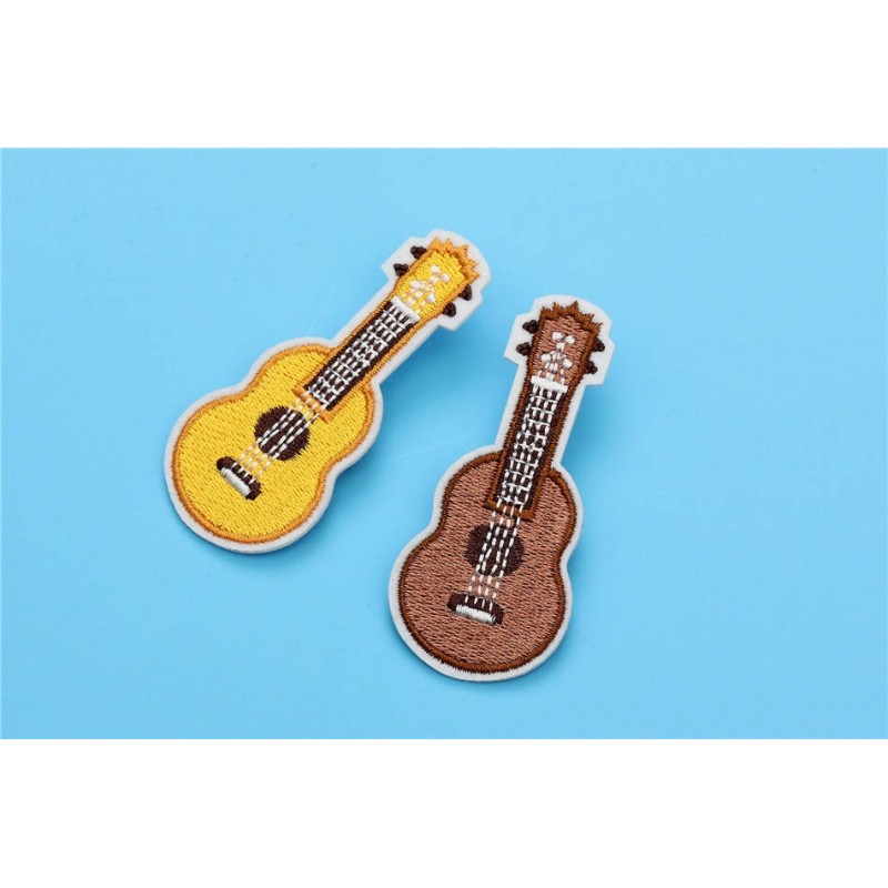 Przypinka ukulele Kera Audio AS-007 Brązowa - 4 - Gadżety - Przypinka ukulele Kera Audio AS-007 Brązowa Przypinka ukulele Kera Audio AS-007 Brązowa - 4 - Gadżety - Przypinka ukulele Kera Audio AS-007 Brązowa