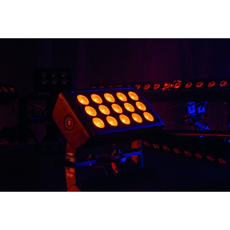 Showtec Naświetlacz zewnętrzny LED Cameleon Flood 15 Q6 Tour