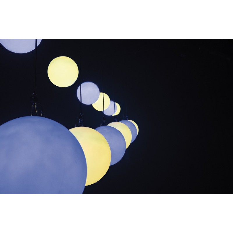 Showtec Świecąca kula Illumilift RGBW LED 35 cm Showtec Świecąca kula Illumilift RGBW LED 35 cm