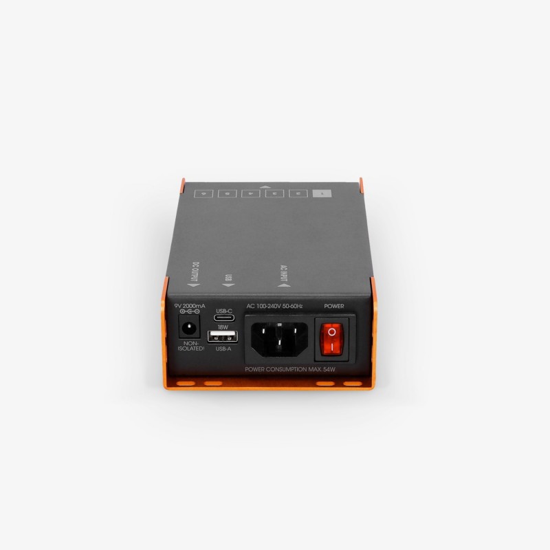 Palmer PWT 06 IEC - Uniwersalny zasilacz do pedalboardów z USB Palmer PWT 06 IEC - Uniwersalny zasilacz do pedalboardów z USB