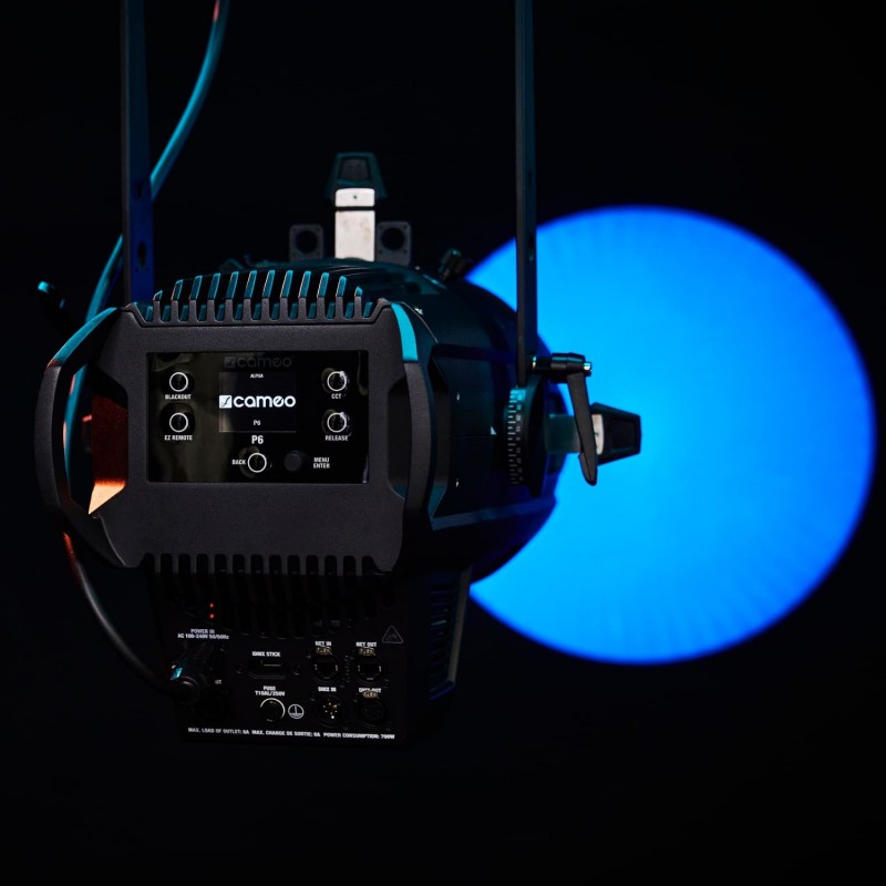 Cameo P6 - Reflektor profilowy LED full color Cameo P6 - Reflektor profilowy LED full color