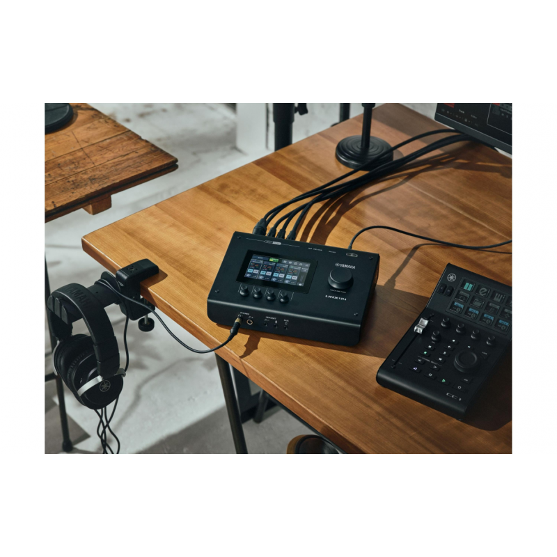 Yamaha URX44 BK Interfejs audio - 11 - Interfejsy audio - Yamaha URX44 BK to profesjonalny interfejs audio USB 4×4 z wysokiej kl