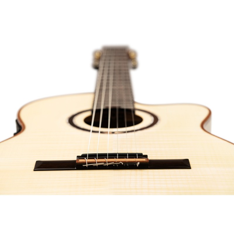 Ortega BRIDESUITECE The Private Room - Gitara elektroklasyczna 4/4 z pokrowcem