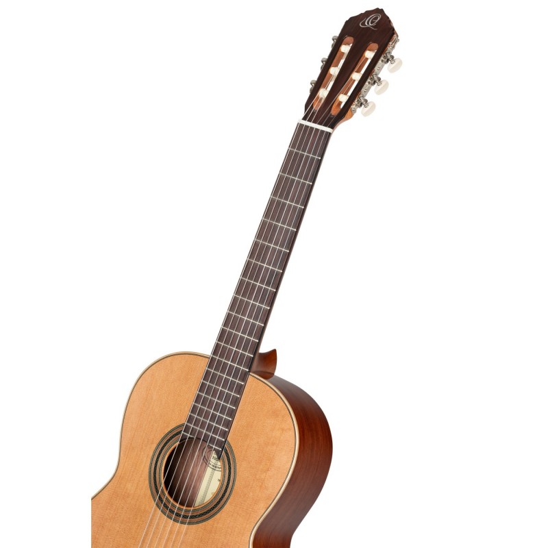 Ortega R18G Traditional Series - Gitara klasyczna 4/4 z pokrowcem