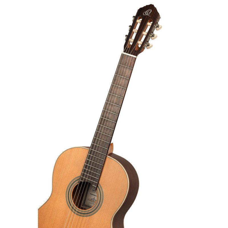 Ortega R19S Traditional Series - Gitara klasyczna 4/4 z pokrowcem
