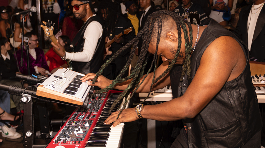 Profesjonalna klawiatura 37 klawiszy – Idealny format dla Live Performerów