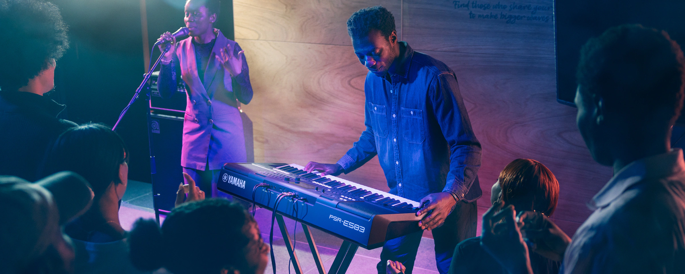 Nowy keyboard PSR-583 posiada całkiem nowy silnik generujący brzmienia oraz szeroki zestaw wbudowanych kontrolerów 