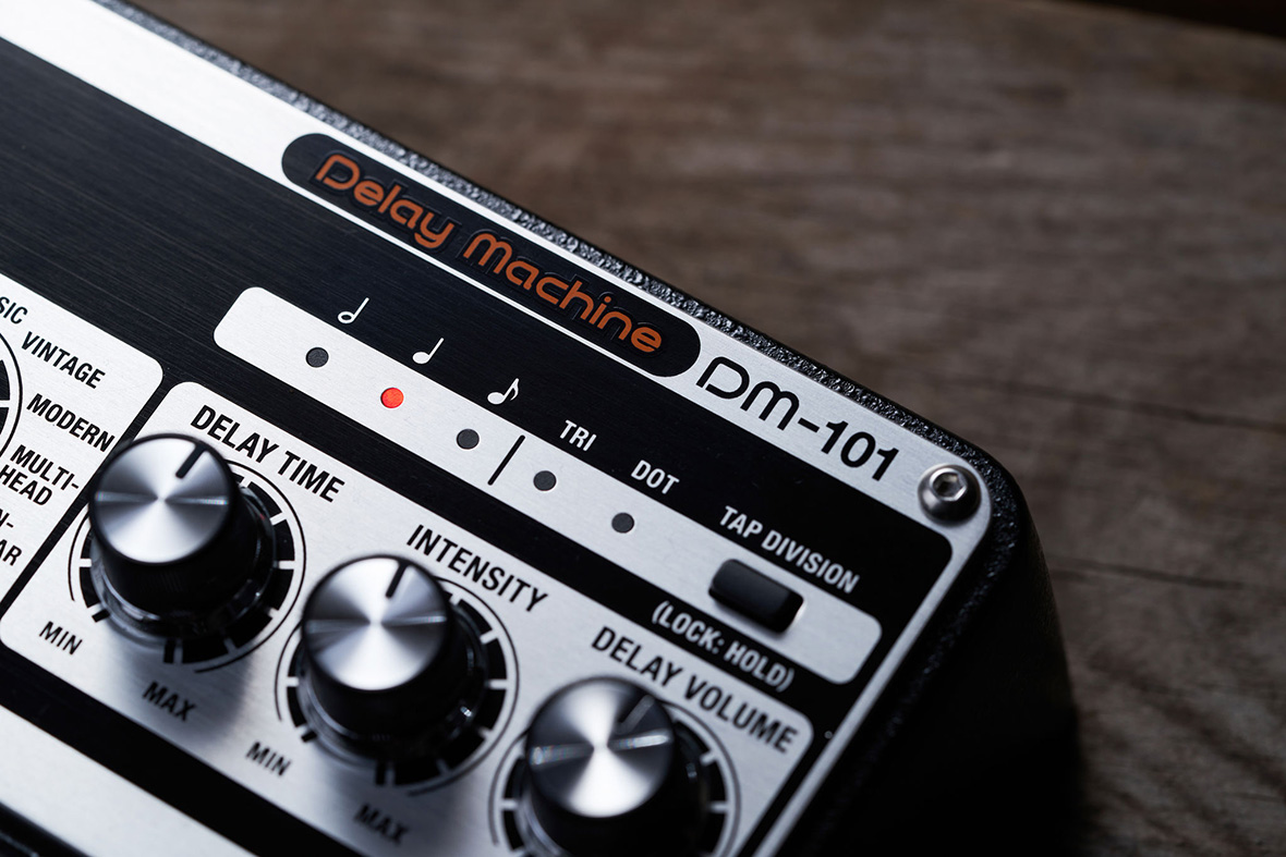 Boss DM-101 Delay Machine: Delay analogowy na miarę XXI wieku